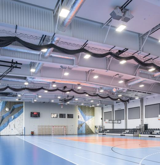 Hala sportowa zabezpieczona optyczną czujką liniową 6000/FIREBEAM40 Hala sportowa zabezpieczona optyczną czujką liniową 6000/FIREBEAM40